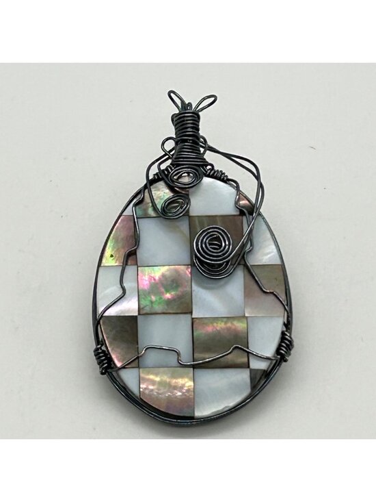 Estate Jewelry - Artisan Wire Wrapped Abalone Mother Of Pearl Mosaic Checkerboard Shell Oval Pend